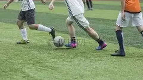 2025校园足球超级联赛盛大启幕，师生揭幕战同步开踢